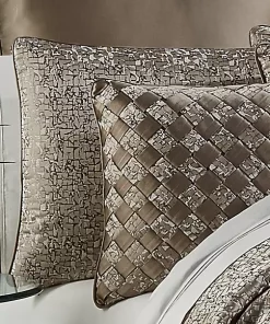 Brand new 😉 J Queen New York Cracked Ice Comforter Set ✨ 9 Brand new 😉 J Queen New York Cracked Ice Comforter Set ✨ -J Queen Shop Belk 302