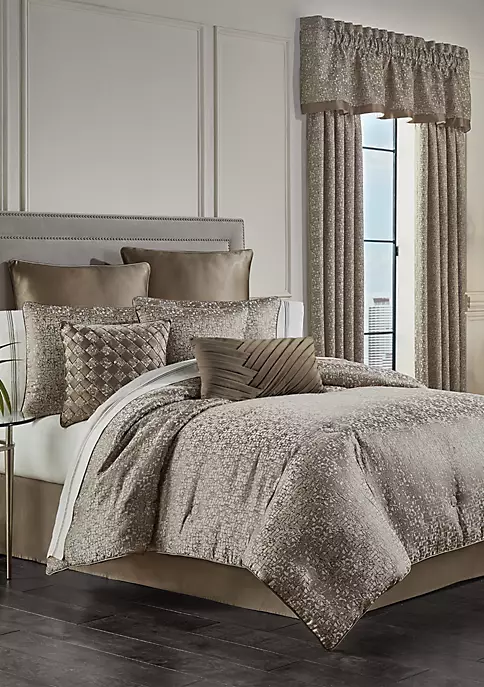 Brand new 😉 J Queen New York Cracked Ice Comforter Set ✨ 7 Brand new 😉 J Queen New York Cracked Ice Comforter Set ✨ - Image 5